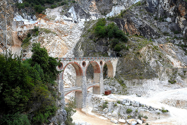 Carrara - Brücke der Marmorbahn