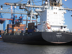 Containerschiff  "Porto"