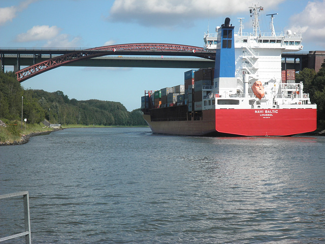 NAVI BALTIC vor  Levensauer Hochbrücke