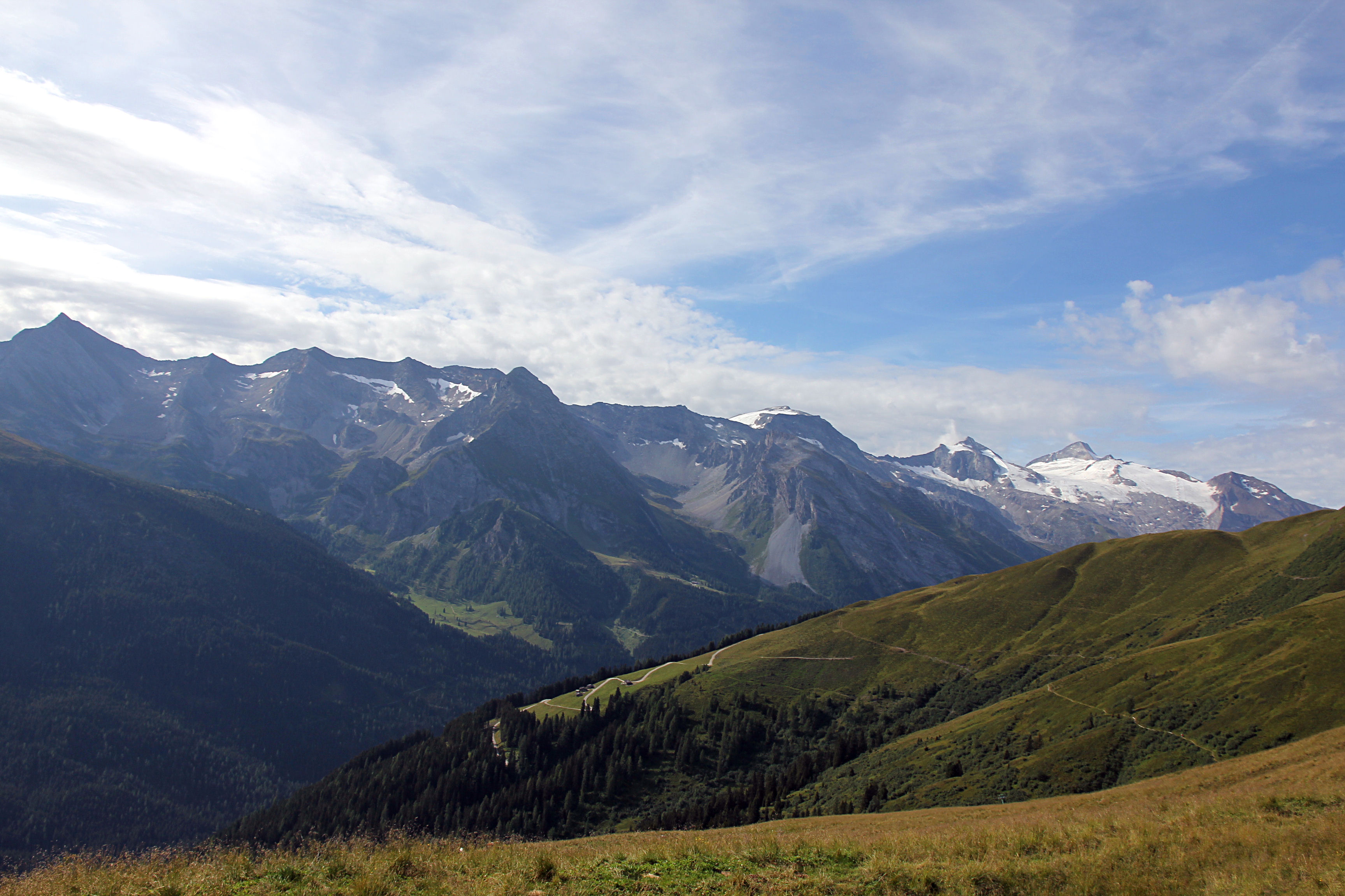 Blick von der Eggalm auf die Hintertuxer Berge