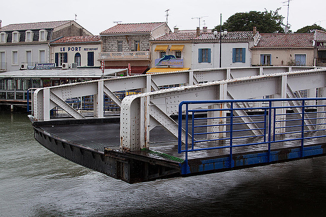 20110601 4824RAfw Kanal-Drehbrücke [Le Grau du Roi]