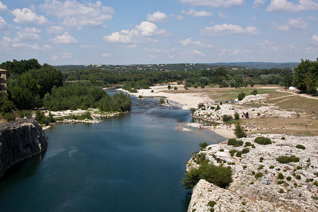 20110606 5128RAw [F] Fluss Gard [Pont du Gard]