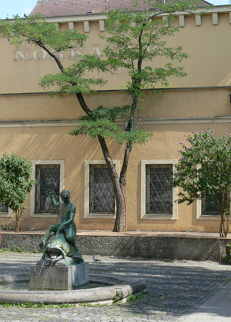 München - Delphinbrunnen