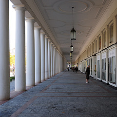 Shopping unter den Kolonnaden