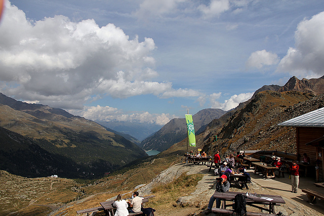 Wanderpause auf der Martellhütte