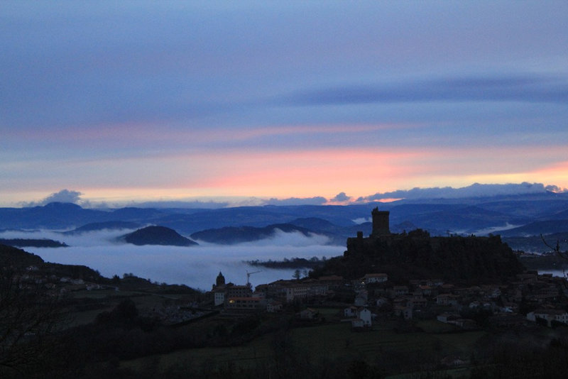 Polignac en Velay à l'aube (3)