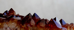 Quartz citrine-Pyramides minérales dans une autre dimension