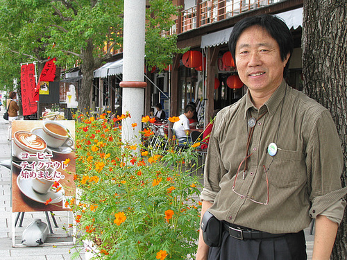 Song staras apud Nagasaki Haveno en 2010=Song standing by Nagasaki harbor in 2010=허성 일본 나가사키항에서 2010=許星在日本長崎 2010