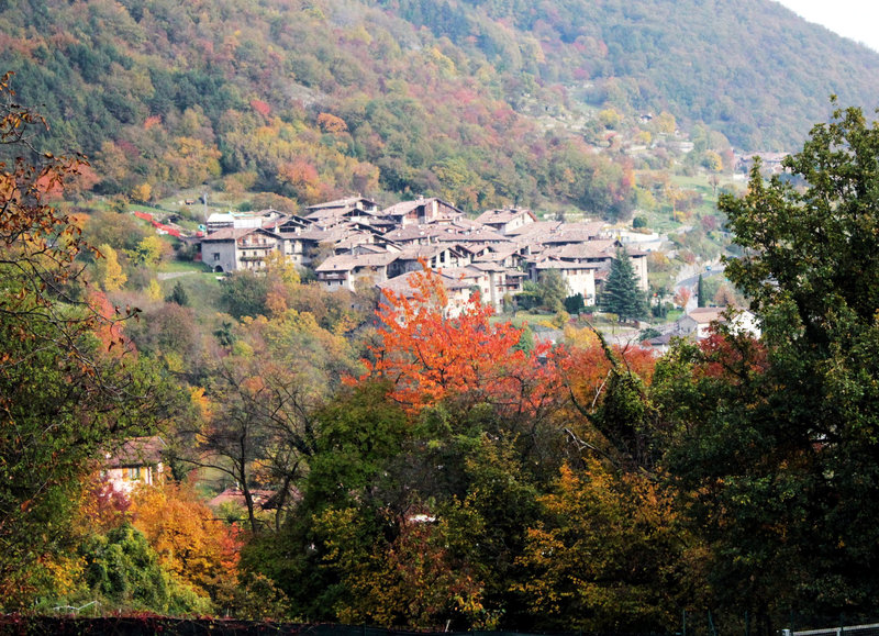 Mittelalterliches Dorf Canale