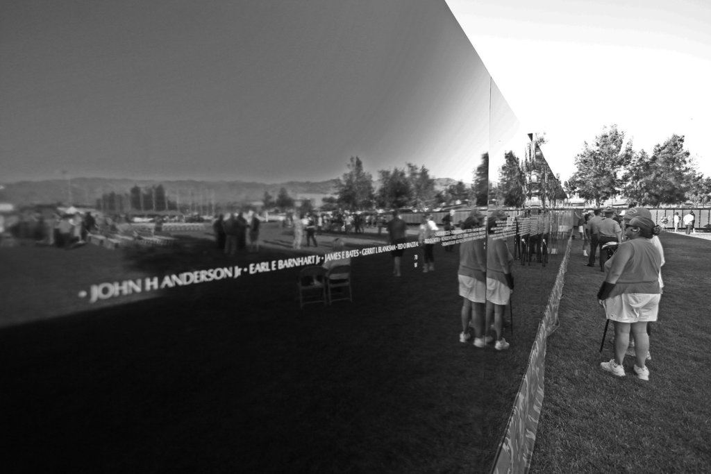Vietnam Memorial Moving Wall (1495A)