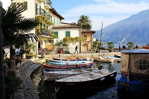 Kleiner Hafen in Limone