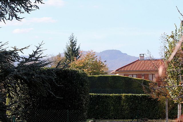 couleurs et formes- vue sur le Puy de Gravenoire