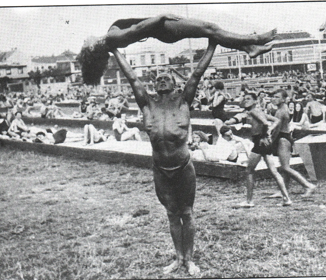 Vienna / Wien public bathes 1920' -6-