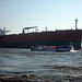 Gigant auf der Elbe - Tanker  SKS  TYNE