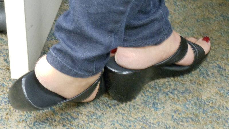 black wedge