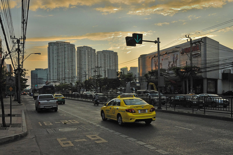 Phaholyotin Road near Lat Phrao section