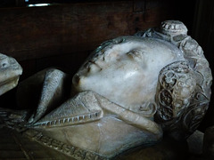 north leigh church , oxon.detail of effigy of elizabeth blackett +1442, showing ss livery collar of the lancastrians