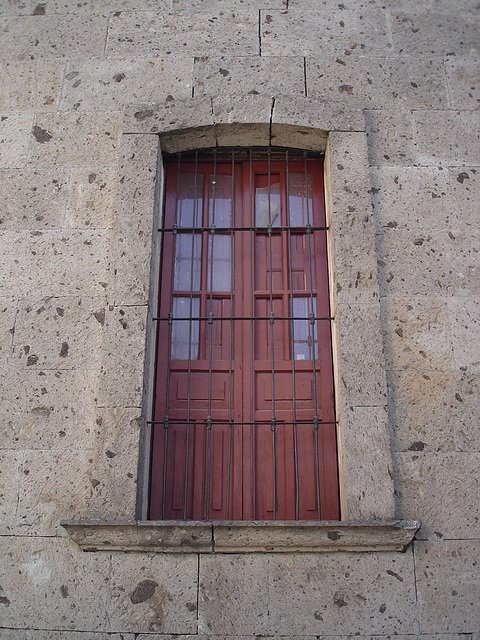 Porte non-sécuritaire / Unsafe door /  Puerta insegura - 22 mars 2011