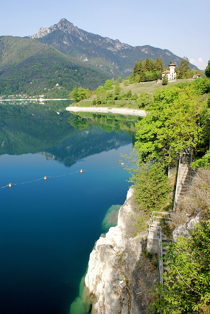 Lago di Ledro. 'Steilufer.  ©UdoSm