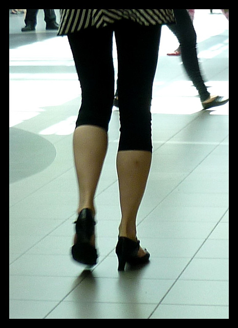 Winnaars Lady in high heels / Jeune Dame Winnaars en talons hauts - Schiphol / 9 juillet 2011 - Recadrage