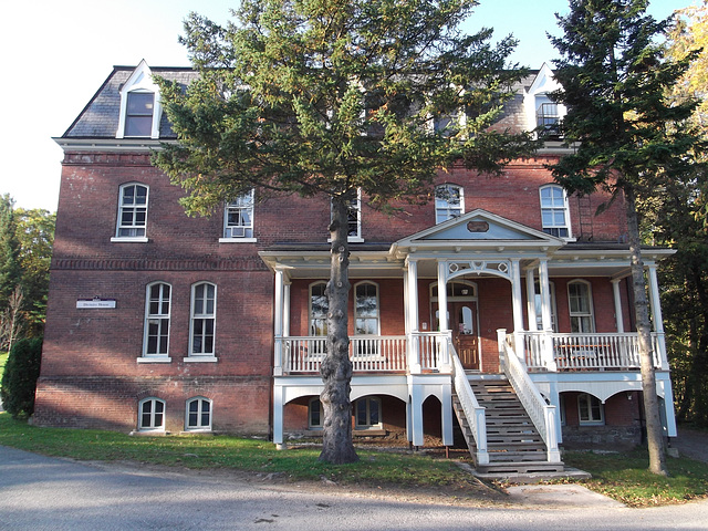 Divinity house / Bâtiment divin - 8 octobre 2011.