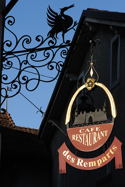 Enseigne fribourgeoise... Enseigne fribourgeoise...