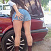 Lady Roxy -  Mécanique automobile et talons hauts / Automotive and high heels.