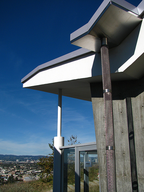 Baldwin Hills Scenic Overlook visitor center (2595)