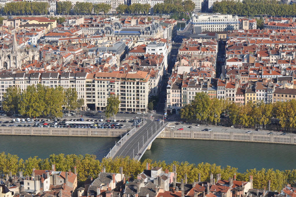 LYON