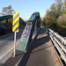 Pont graffitien dans l'ombre / Graffitis bridge in the shadow - 8 octobre 2011.