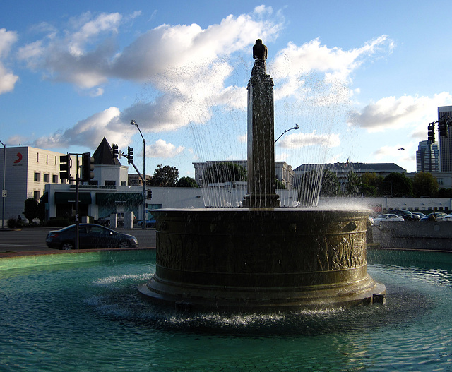 Great L.A. Walk (1541) Electric Fountain