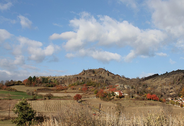 Cheyrac-43- paysage volcanique en automne (2)