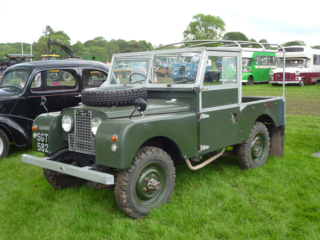 STTES[14] - Landrover open top