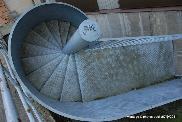 Maison du bâtiment  -escalier de secours