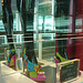 Étalage Custo display / Aéroport de Barcelone / Barcelona airport  - Zapato Custo con tacones altos / 28 juin 2010 - Recadrage