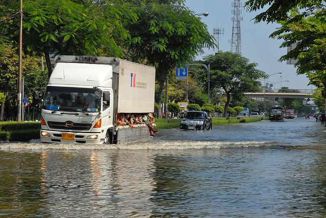 Outside the Phaholyotin highway