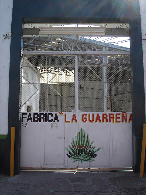 Fabrica de tequila / Tequila factory / Manufacture de tequila - 22 mars 2011