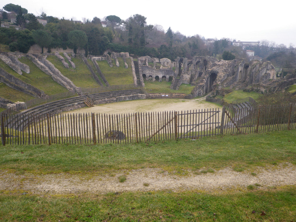 Amphithéâtre de Saintes, vue générale.