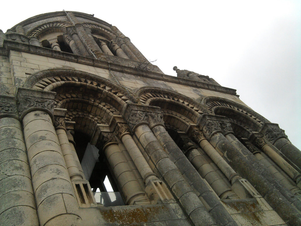 Clocher de l'abbatiale de l'abbaye aux dames.