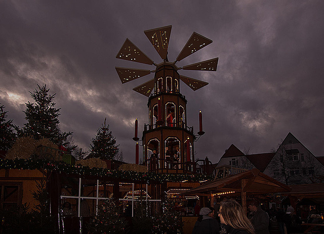 20111126 6914RWfw Pyramide Weihnachtstraum BS Kopie