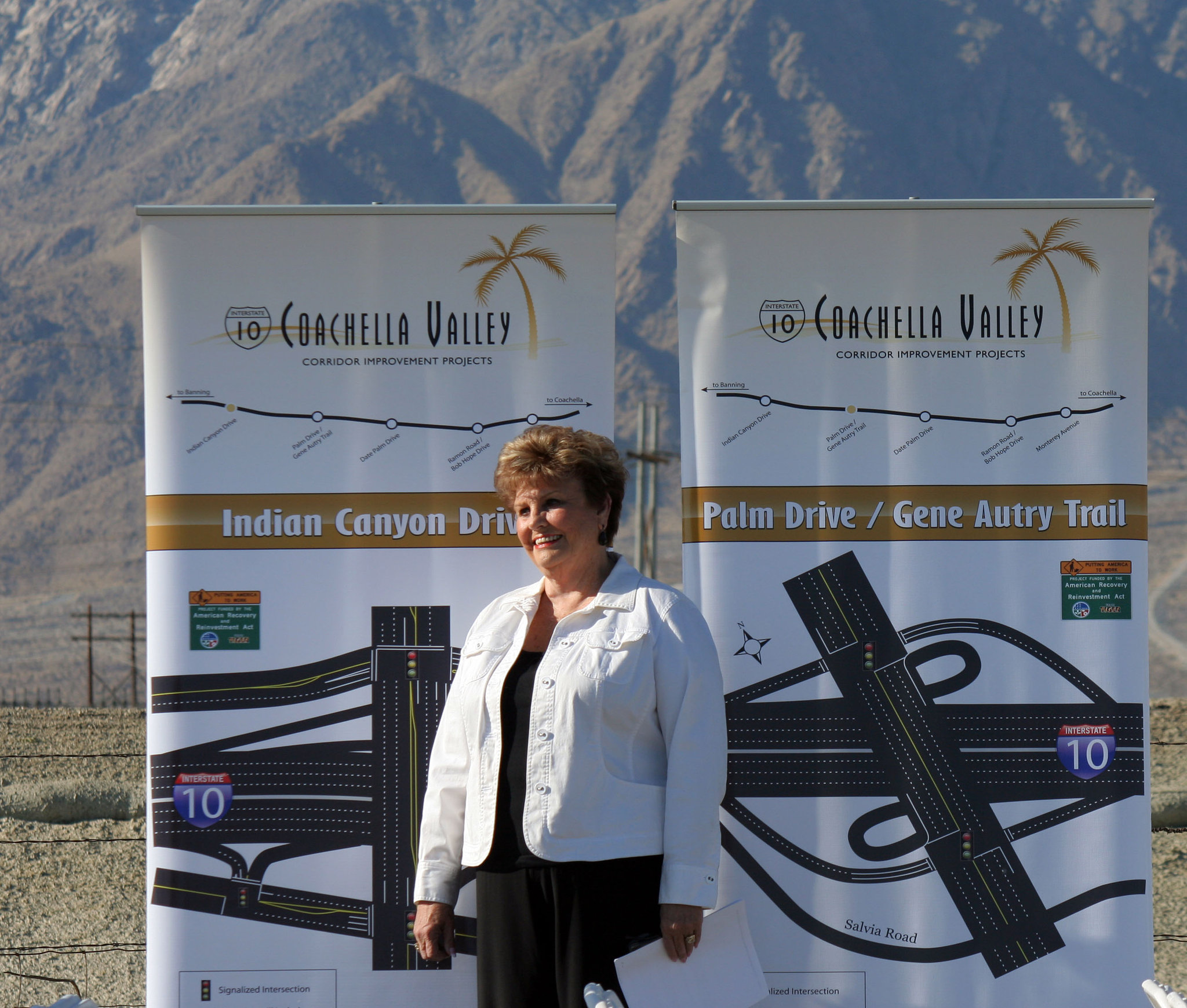 Mayor Parks at I-10 Overpasses Ribbon Cutting (3316)