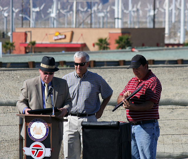 Supervisor Benoit with representatives from Skanska and Granite Construction (3409)