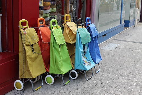 FAIRE LES COURSES *****
