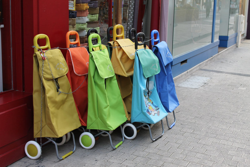 FAIRE LES COURSES *****