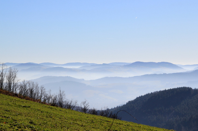 Horizons des Monts du Beaujolais (Rhone, France)