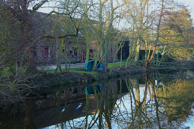 LA BARQUE BLEUE