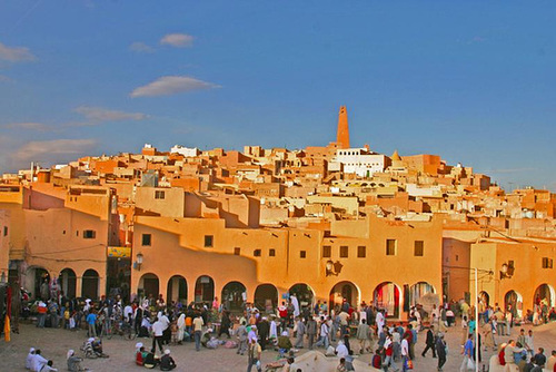 Place du marché a Ghardaia.(sud algerien.)