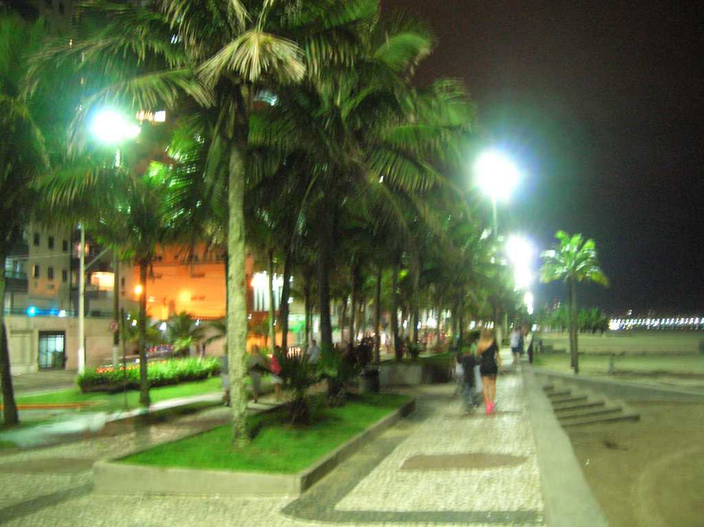 Praia Grande, Rue juste devant le plage