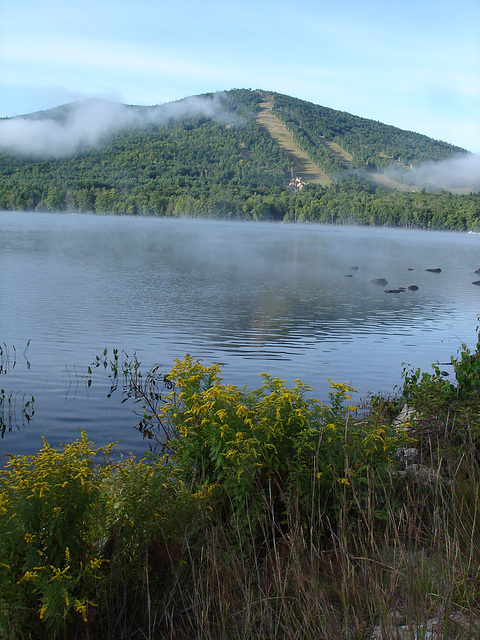 Low clouds & summer ski / Ski d'été et nuages en basse altitude.