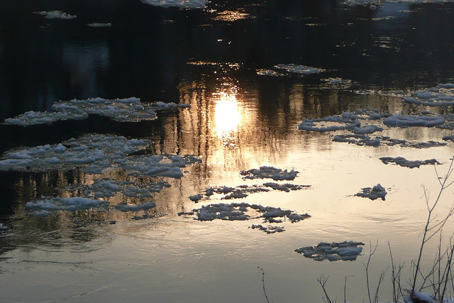 Abendsonne auf der Elbe - vespera suno sur la rivero Elbe